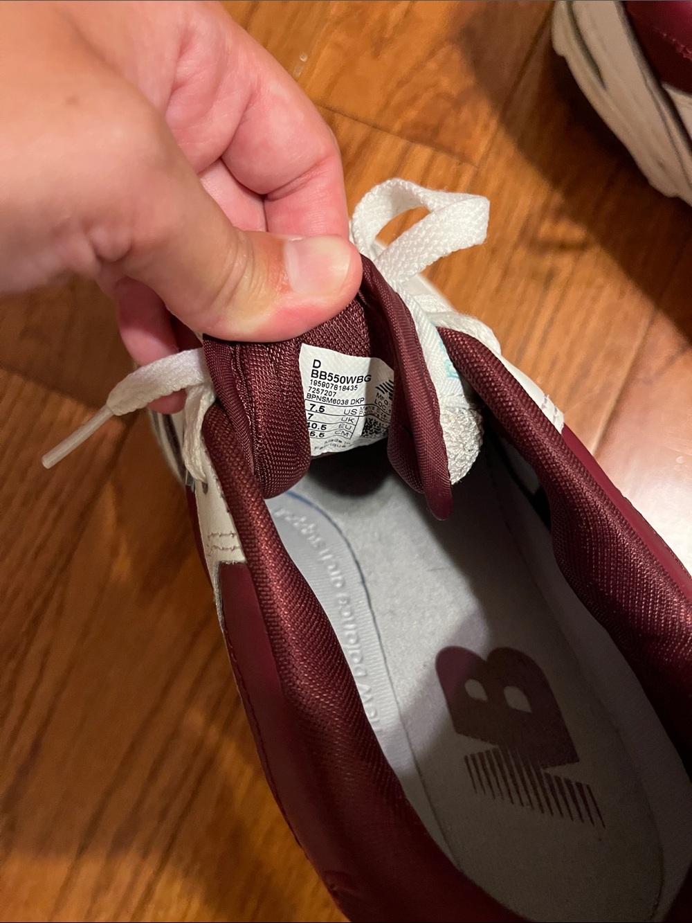 Women’s New Balance 550 - Picture 6 of 6